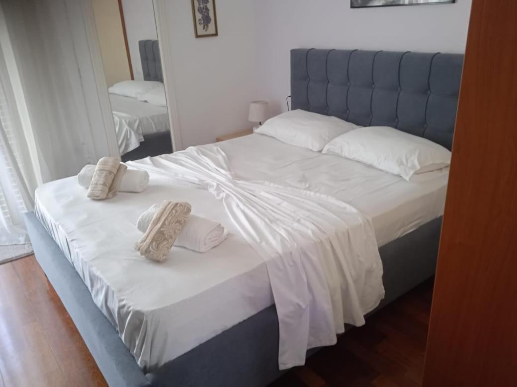 Vila N Dervishi Vlorë Eksteriør billede